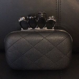 Brass knuckle clutch